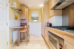 Veeve- Three Bedroom House- Deuce Delight - Image 2