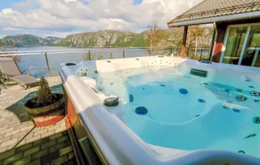 Beautiful Home in Farsund With 4 Bedrooms, Private Swimming Pool and Indoor Swimming Pool - Image 5
