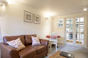 Rubi Roy: Charming 1 Bed Cottage in Ledbury - Image 2