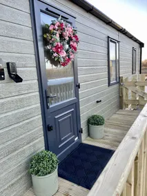 Brand New 2022 Stunning 2-bed Lodge With hot tub - Image 5