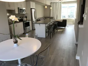 Executive Lakeview Town Home - Image 4