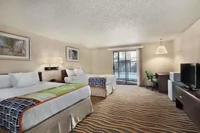 Howard Johnson Inn & Suites Tacoma Near McChord AFB - Image 4