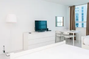 Castle Beach Club Apartments - Image 4