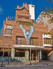 Reina Victoria Suites & Towers - Image 3