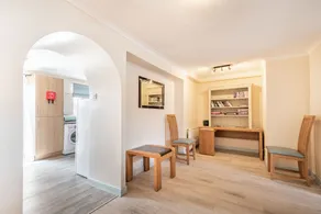 Corner Cottage - Image 3
