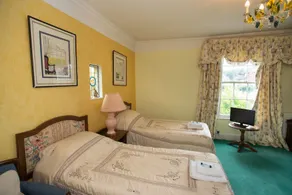 The Ostrich Hotel - Image 5