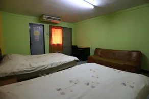 47 Resort - Image 2