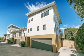 Redcliffe Holiday Accommodation - Image 4