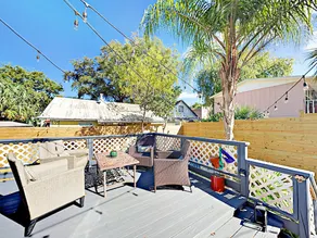 Restored 1920s 2br W/ Deck Near Beach 2 Bedroom Home - Image 2