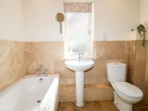 8 Tawney House - Image 5
