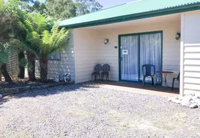 Meredith House & Apartments Strahan - Image 4