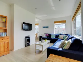 Cozy Holiday Home in Widemouth Bay With Large Garden - Image 4