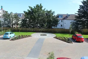 Modern Apartment in Edinburgh - Image 3