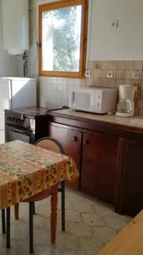 Appartement d'une chambre a Saint Laurent des Arbres avec jardin clos a 90 km de la plage - Image 4