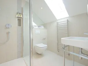 Hale House - Image 2
