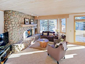 Exclusive Mountain Retreat #B - 4 Br Duplex - Image 2