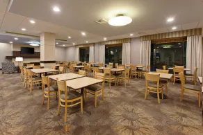 Holiday Inn Express & Suites Tacoma Downtown - Image 3