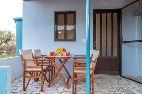 Sunny Summer Retreat - Perfect Location - Image 2