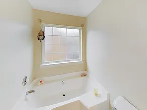 Charming Coastal Haven W/ Amazing Locale 3 Bedroom Townhouse - Image 2