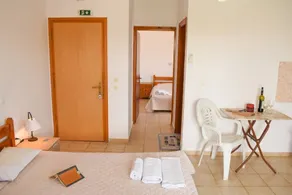 Spacious studio just 150m to the beach - Image 3