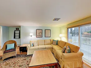 3br W/ Yard & Deck - Close To Schoolhouse Pond & Bike Path 3 Bedroom Home - Image 2
