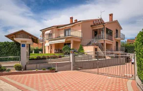 Awesome Apartment in Labin With Outdoor Swimming Pool, Wifi and 3 Bedrooms - Image 4