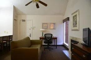 Hawthorn Suites by Wyndham Dallas / Love Field Airport - Image 3