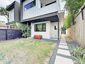 3br W/ Contemporary Kitchen, Patios 3 Bedroom Duplex - Image 3