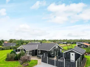 Quaint Holiday Home in Hemmet Jutland With Indoor Whirlpool - Image 2
