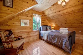 Hidden Haven-peaceful Inviting pet Friendly Cabin - Image 5