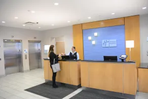 Holiday Inn Express & Suites Stamford - Image 1