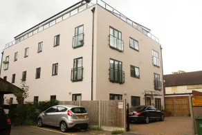 The Elm Serviced Apartments Camberley - Image 4