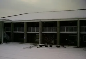 Campton Parkway Inn - Image 3