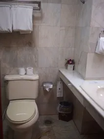 Parkway Inn Hotel - Image 3