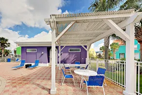 New Listing! Beachside Townhome W/ Pool & Gym 5 Bedroom Townhouse - Image 5