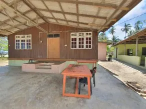 Spot On 90225 Barokah Chalet - Image 2
