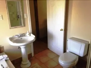 Niagara Falls Cottage Rental - Pine Tree House - Image 3