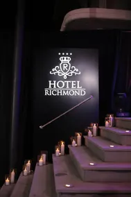 Richmond Hotel - Image 2