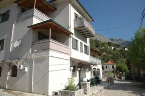 To Greki - Image 2
