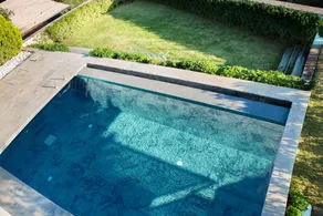 Important Group Villa Prestige - Image 5