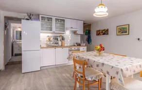 Beautiful Home in Cres With Wifi and 3 Bedrooms - Image 5