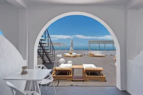 Azzurro Suites Santorini - Image 4