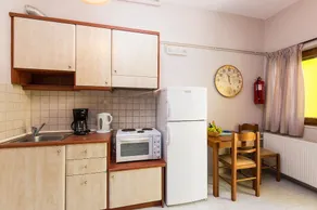 Glaros Beach Apartments - Image 2