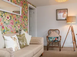 Hibiscus Hideaway - Image 2