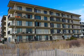 Sandy Square 101 - Image 5