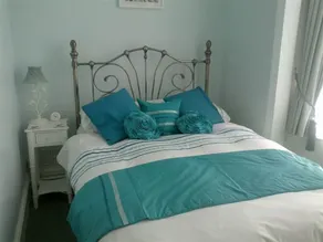 Courtenay House - B&B - Image 2
