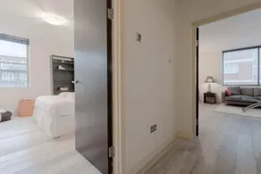 Incredible, Modern Apartment in South Kensington - Image 4