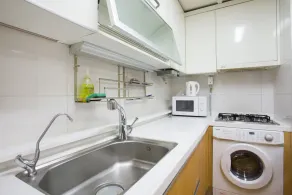 Brown Suites Serviced Residence - Image 4
