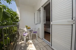 Spacious Apartment w. Balcony, big Garden & Grill - Image 2