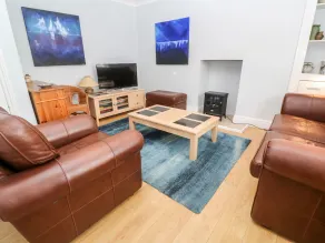 Trevorrow House - Image 2